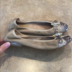 Women’s R & Renzie shoes size 38 or 7.5